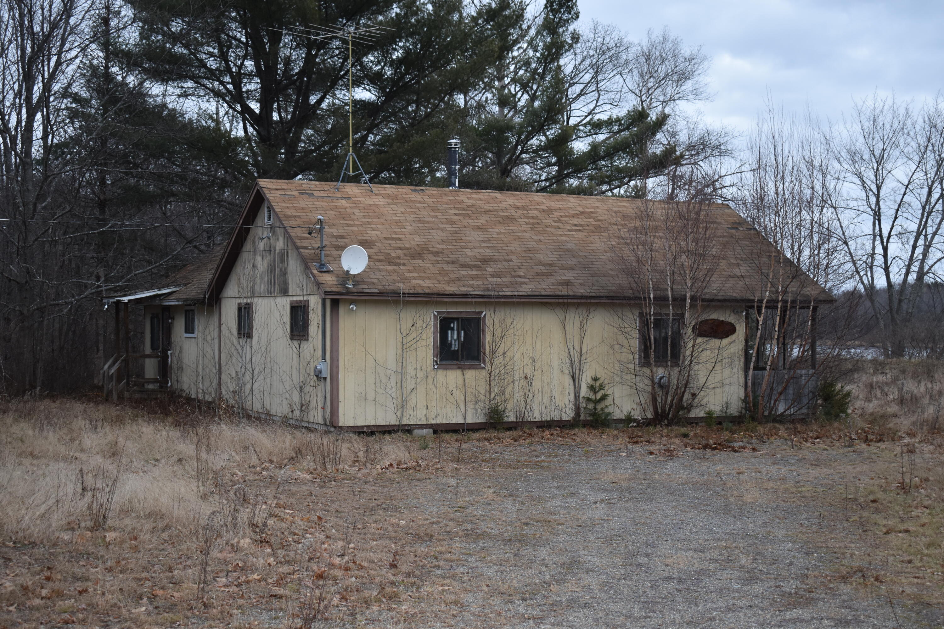 1097 North Chester Road Lincoln, ME 04457 - Photo 2 of 17 DSC_0115