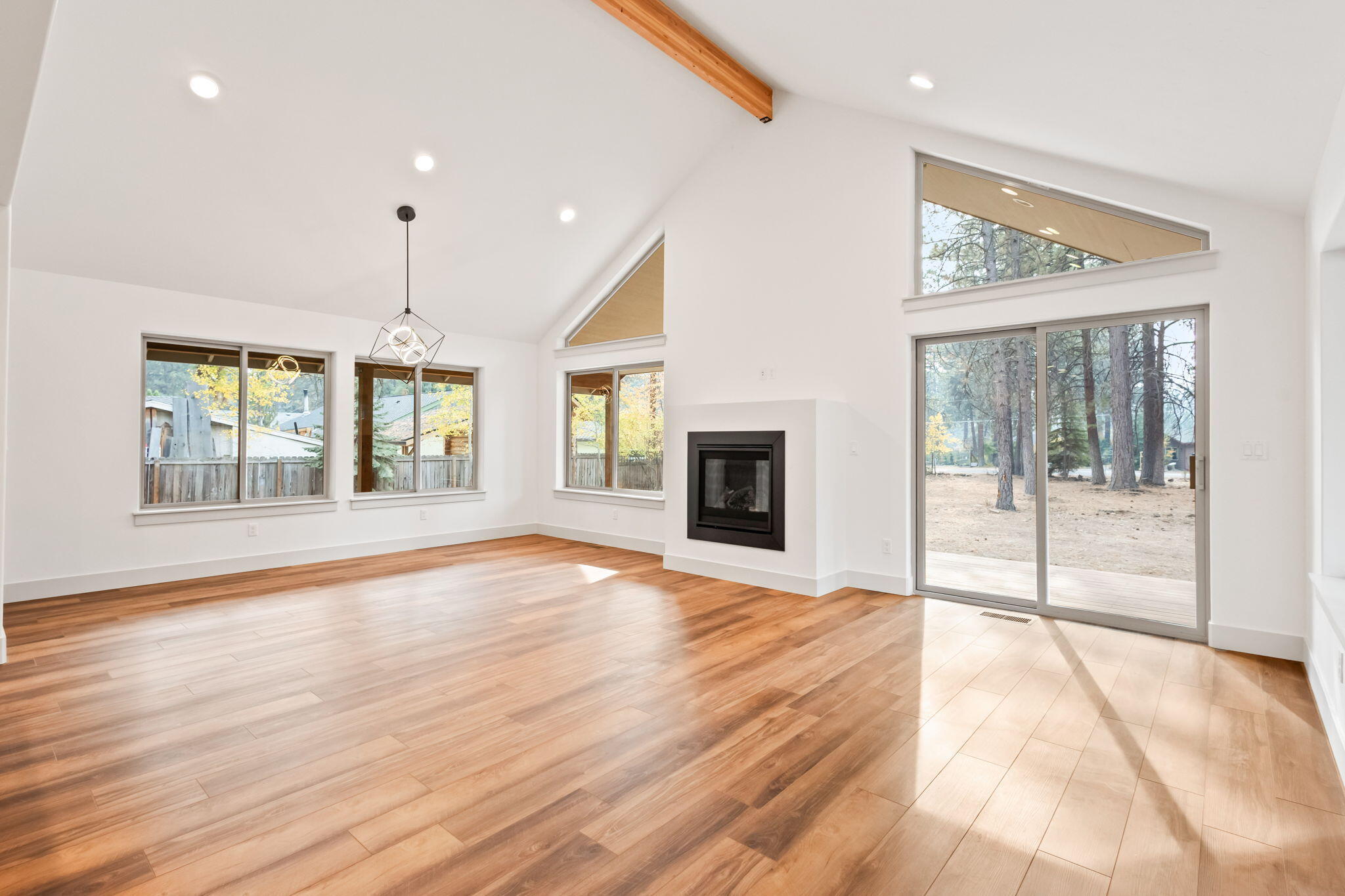 19018 Baker Road, Unit LOT 51 Bend, OR 97702 - Photo 6 of 26 Light and bright with slider out to deck