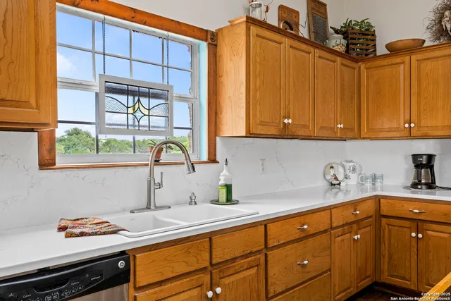 $989,900 | 125 Northlake Cove, Lakehills, TX 78063