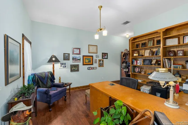 $989,900 | 125 Northlake Cove, Lakehills, TX 78063