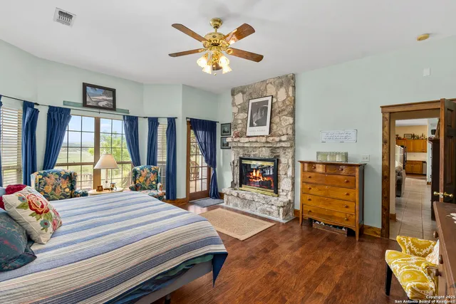 $989,900 | 125 Northlake Cove, Lakehills, TX 78063