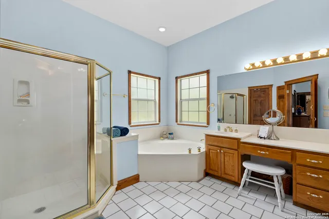 $989,900 | 125 Northlake Cove, Lakehills, TX 78063