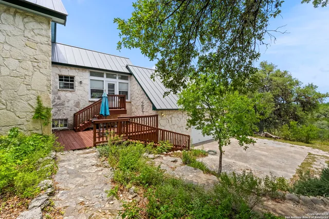 $989,900 | 125 Northlake Cove, Lakehills, TX 78063