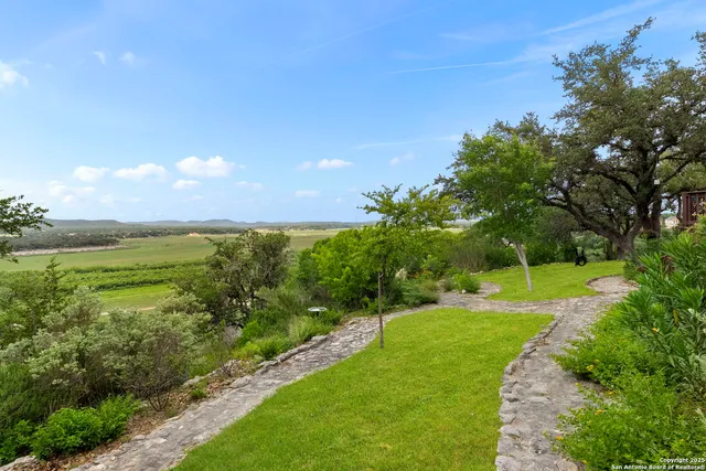 $989,900 | 125 Northlake Cove, Lakehills, TX 78063