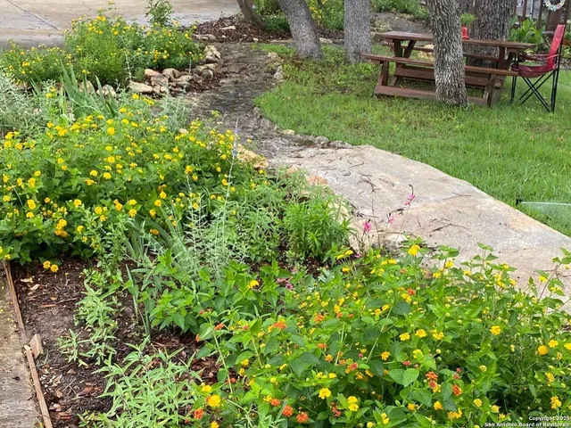 $989,900 | 125 Northlake Cove, Lakehills, TX 78063