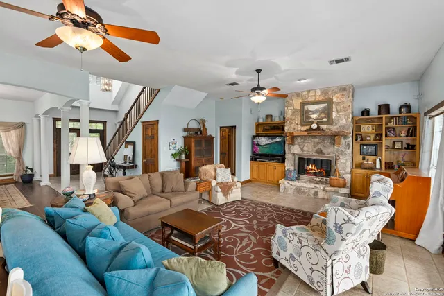 $989,900 | 125 Northlake Cove, Lakehills, TX 78063