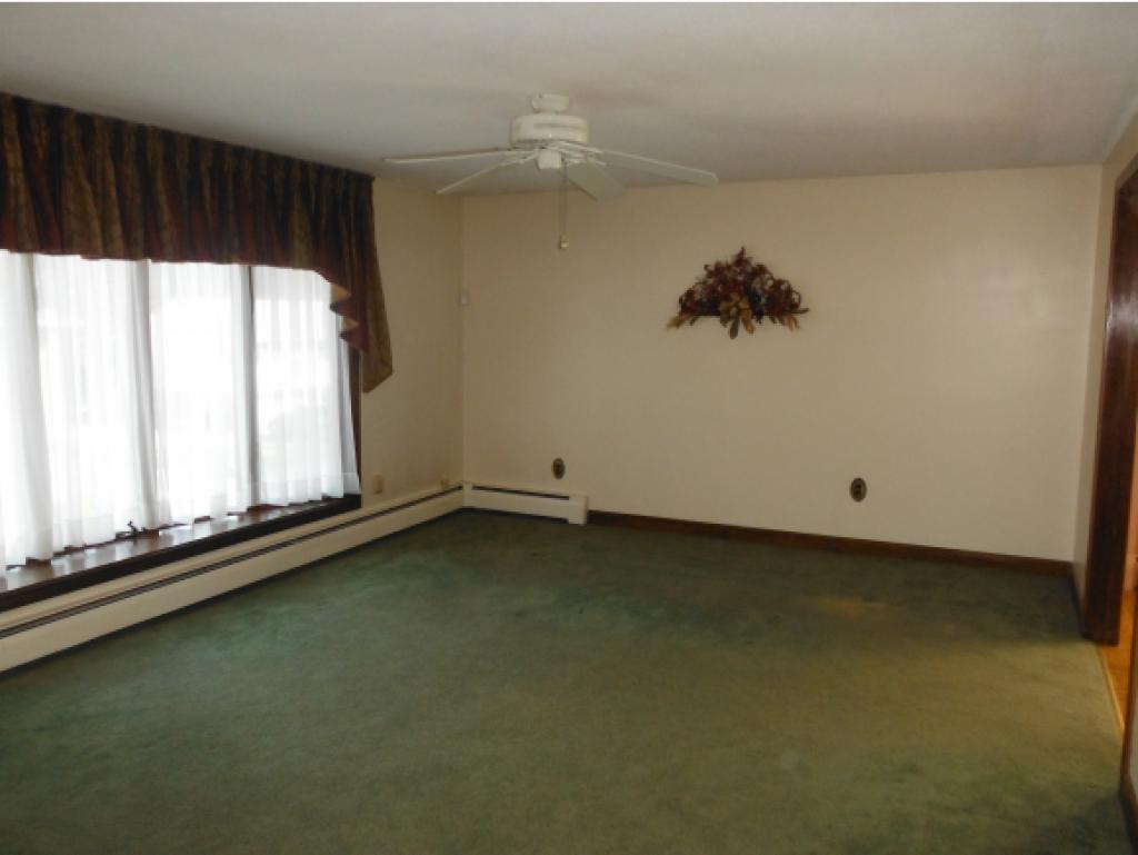 12 Pilgrim Road Lawrence, MA 01843 - Photo 11 of 25 Gallery Image 11