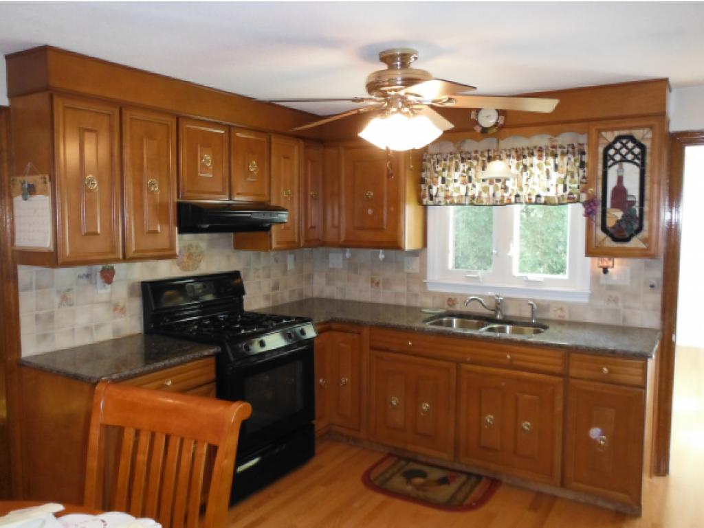 12 Pilgrim Road Lawrence, MA 01843 - Photo 3 of 25 Gallery Image 3