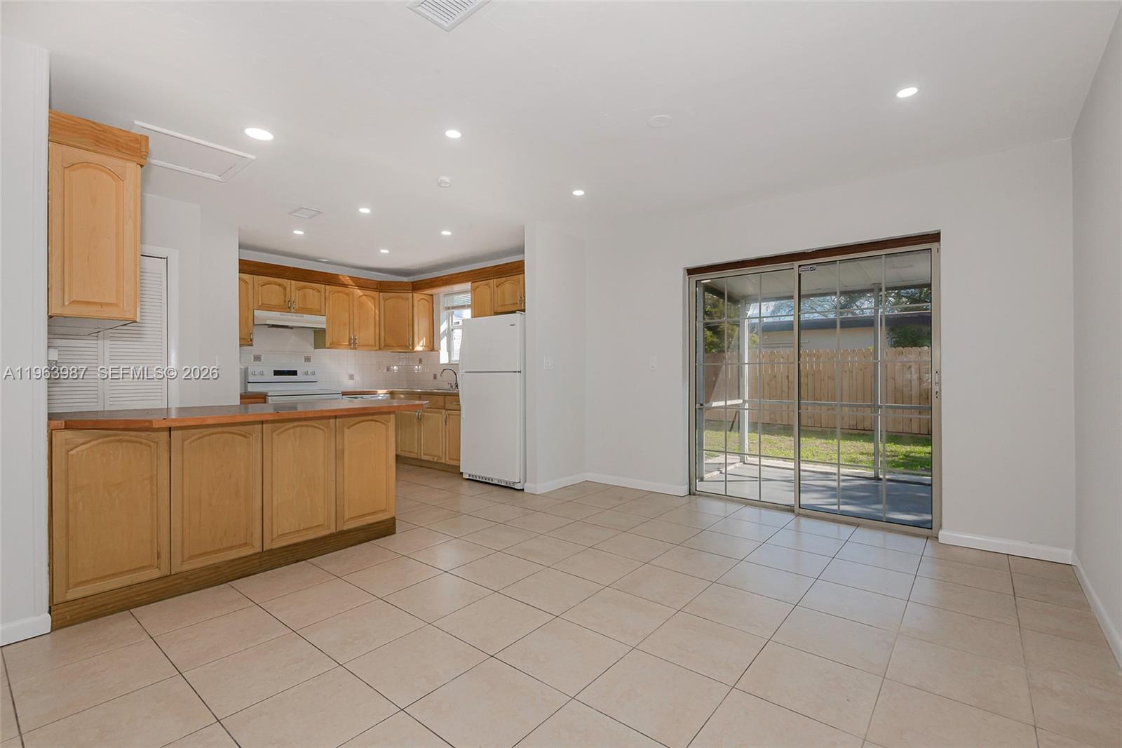 621 North 70th Way Hollywood, FL 33024 - Photo 13 of 49