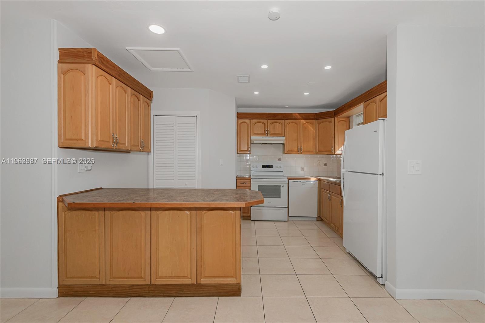 621 North 70th Way Hollywood, FL 33024 - Photo 20 of 49