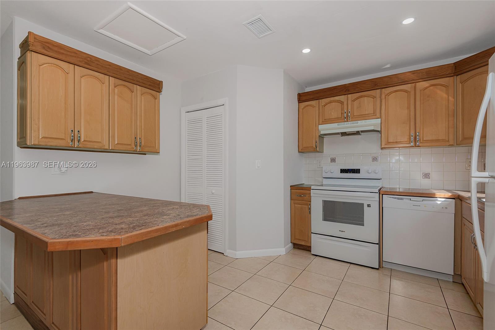 621 North 70th Way Hollywood, FL 33024 - Photo 22 of 49