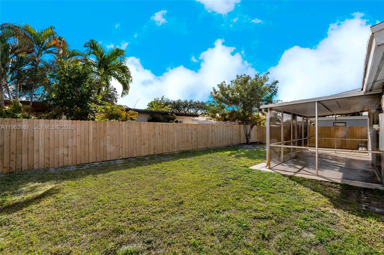 621 North 70th Way Hollywood, FL 33024 - Photo 5 of 49