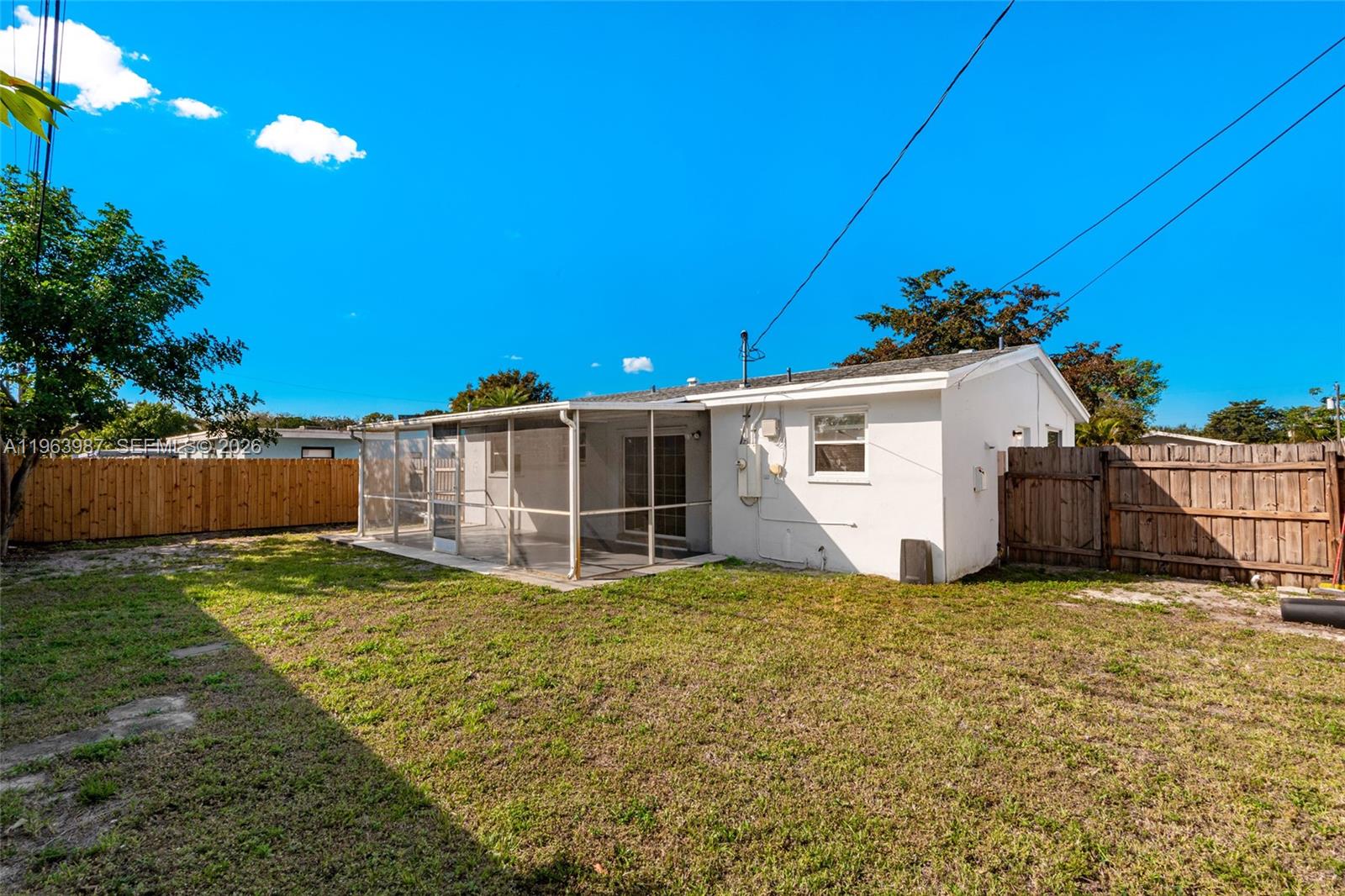 621 North 70th Way Hollywood, FL 33024 - Photo 6 of 49