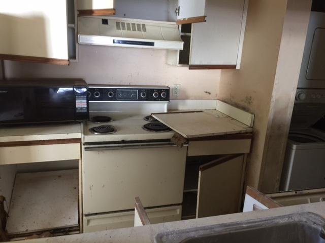 6547 Southeast Federal Highway, Unit 101 Stuart, FL 34997 - Photo 4 of 8 6547 kitchen