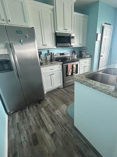 161 Four Master Road Freeport, TX 77541 - Photo 8 of 27