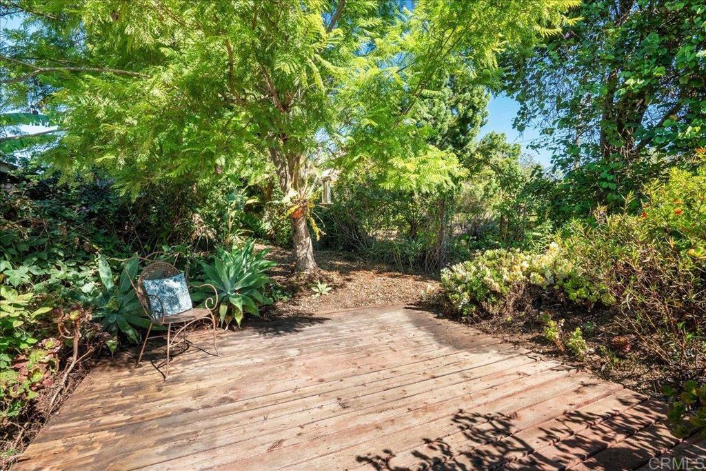 485 Wax Flower Lane Fallbrook, CA 92028 - Photo 26 of 31 a pathway of a yard