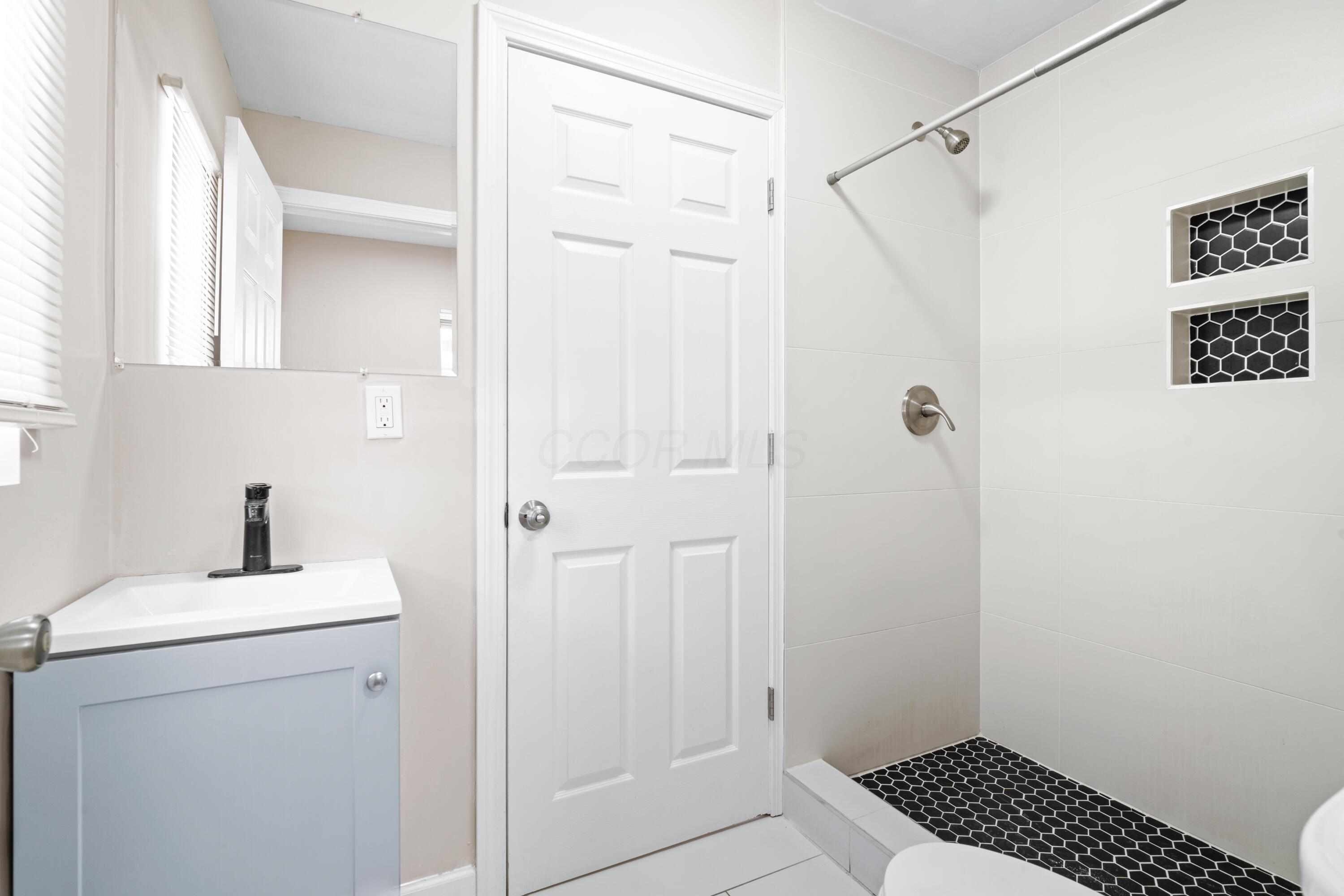 1360 East Weber Road Columbus, OH 43211 - Photo 15 of 25 DSC_5036