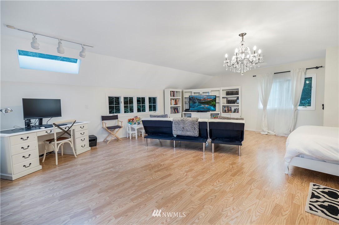 16933 Northeast 131st Place Redmond, WA 98052 - Photo 13 of 29