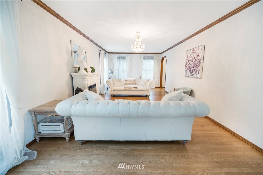 16933 Northeast 131st Place Redmond, WA 98052 - Photo 4 of 29