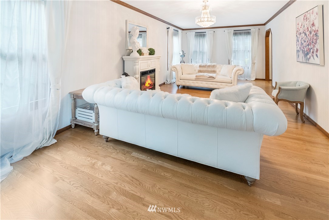 16933 Northeast 131st Place Redmond, WA 98052 - Photo 5 of 29