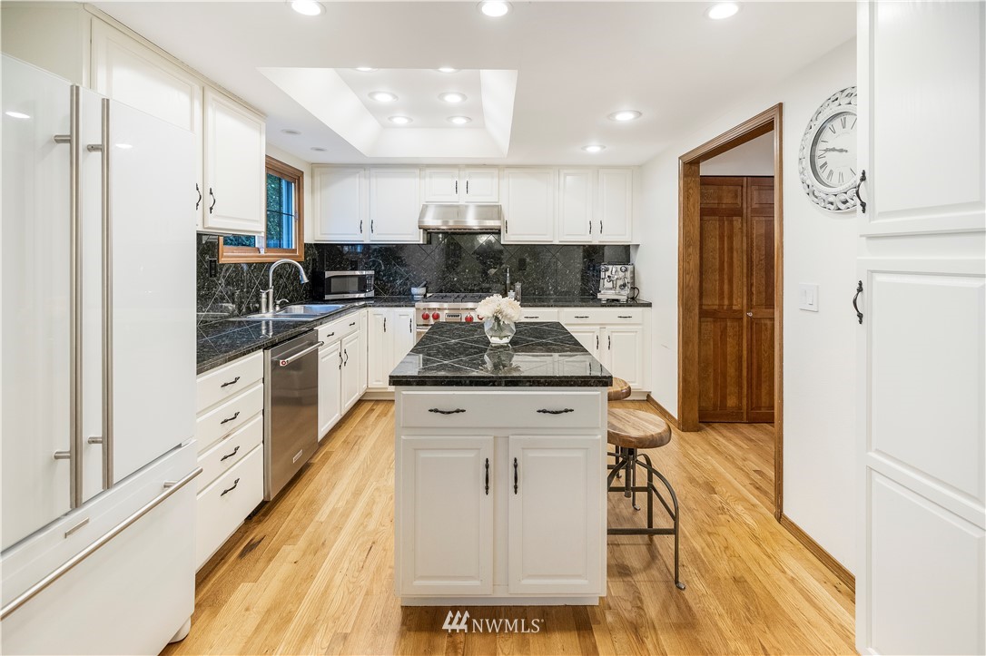 16933 Northeast 131st Place Redmond, WA 98052 - Photo 9 of 29