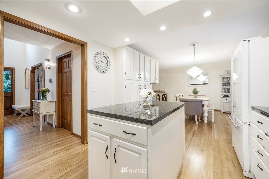 16933 Northeast 131st Place Redmond, WA 98052 - Photo 10 of 29