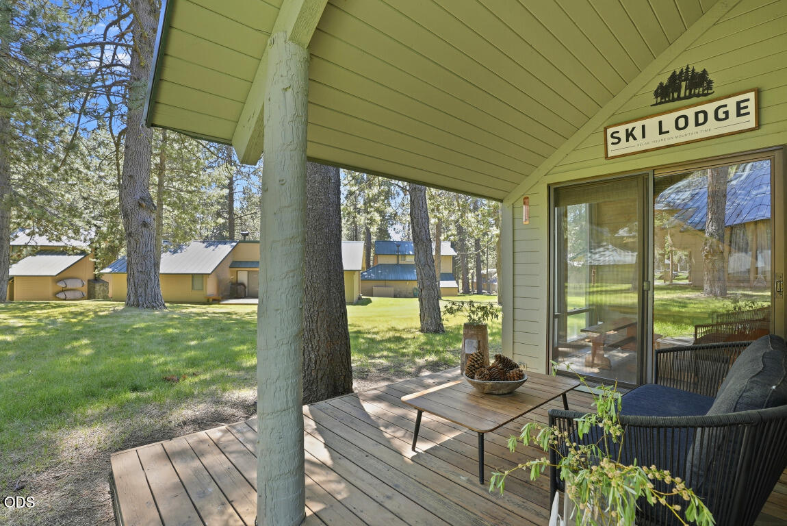 57569 Ranch Cabin Road, Unit 1 Sunriver, OR 97707 - Photo 2 of 34