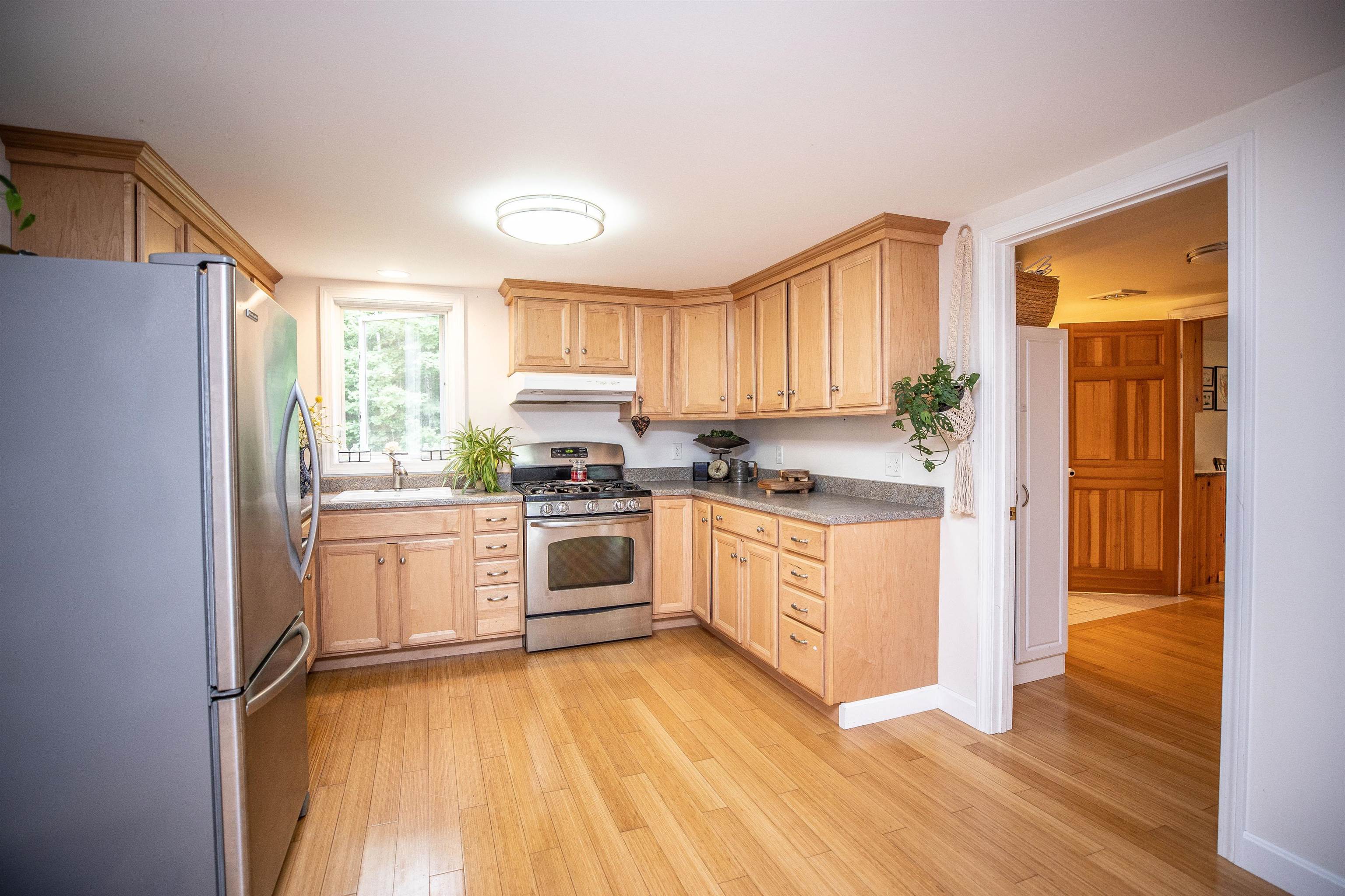 318 Dustin Road Hopkinton, NH 03229 - Photo 8 of 40