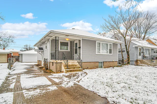 $219,000 | 650 Mackinaw Avenue, Calumet City, IL 60409