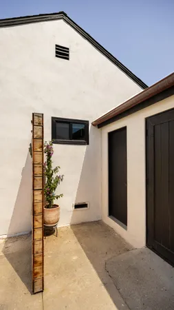 $1,795,000 | 1086-1090 Elm Lane, Carpinteria, CA 93013