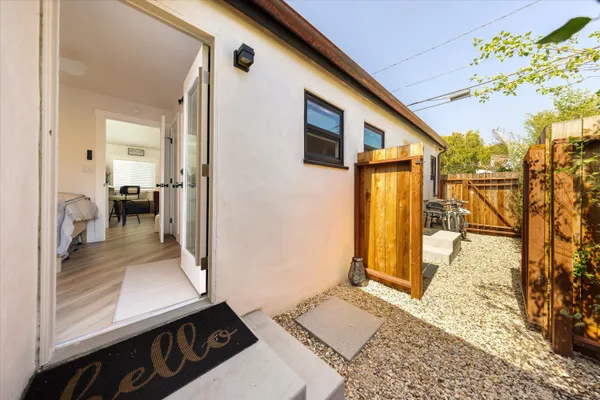 $1,795,000 | 1086-1090 Elm Lane, Carpinteria, CA 93013
