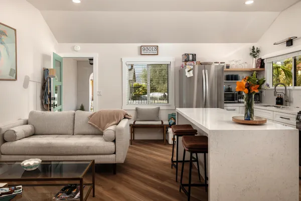 $1,795,000 | 1086-1090 Elm Lane, Carpinteria, CA 93013