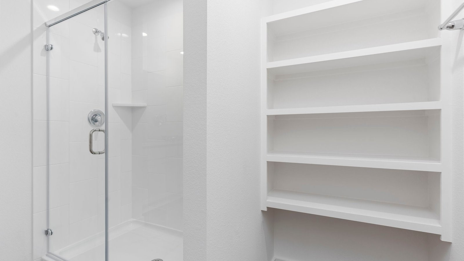 4520 Highland Oaks Court Rosenberg, TX 77469 - Photo 26 of 48 a bathroom with a shower