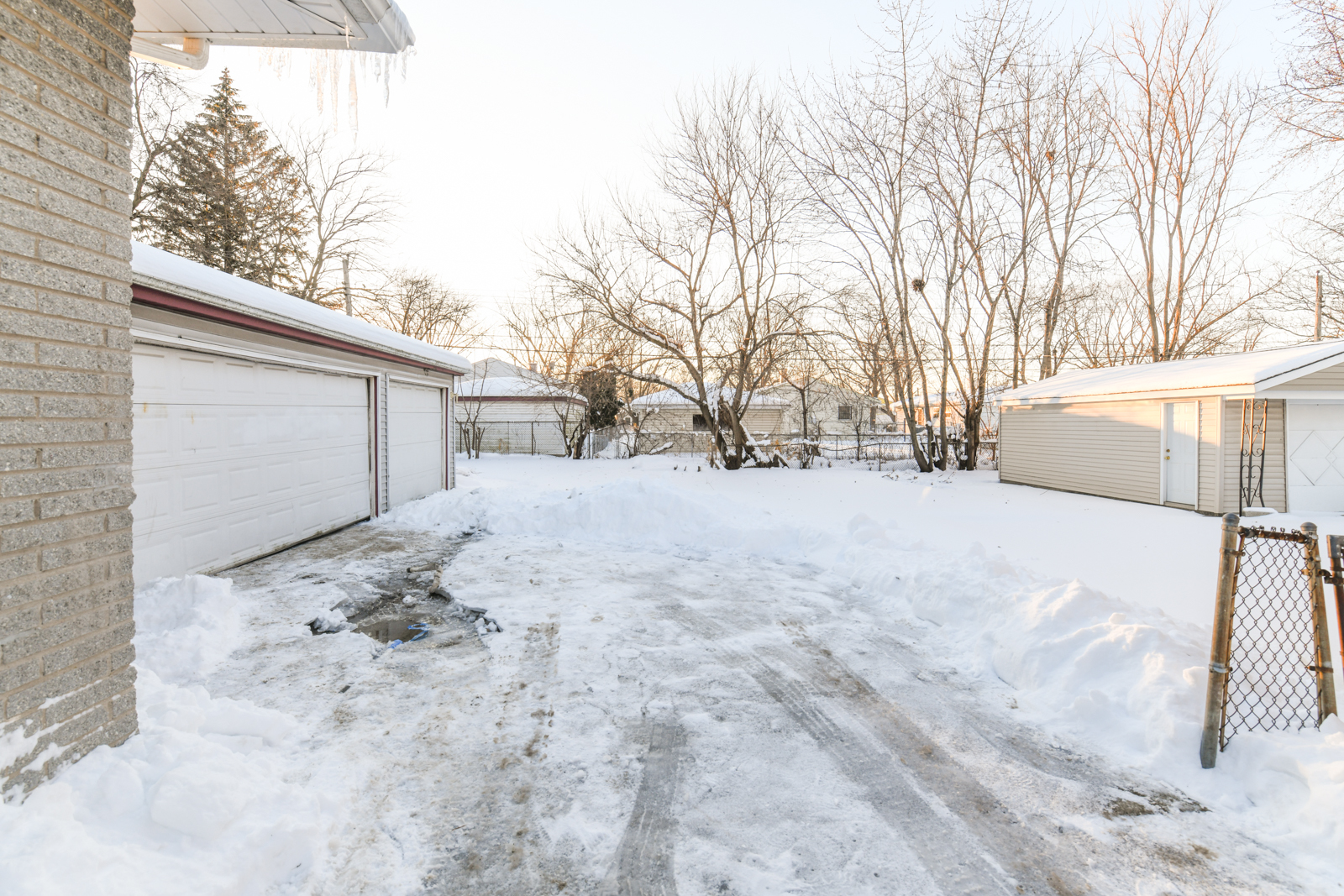 16542 Paulina Street Markham, IL 60428 - Photo 26 of 29 a view of garage and yard