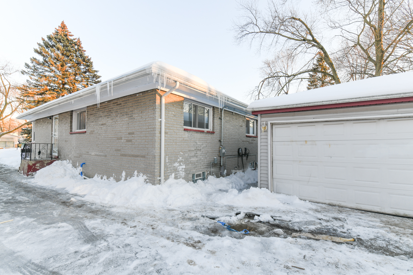 16542 Paulina Street Markham, IL 60428 - Photo 28 of 29 a backyard of a house