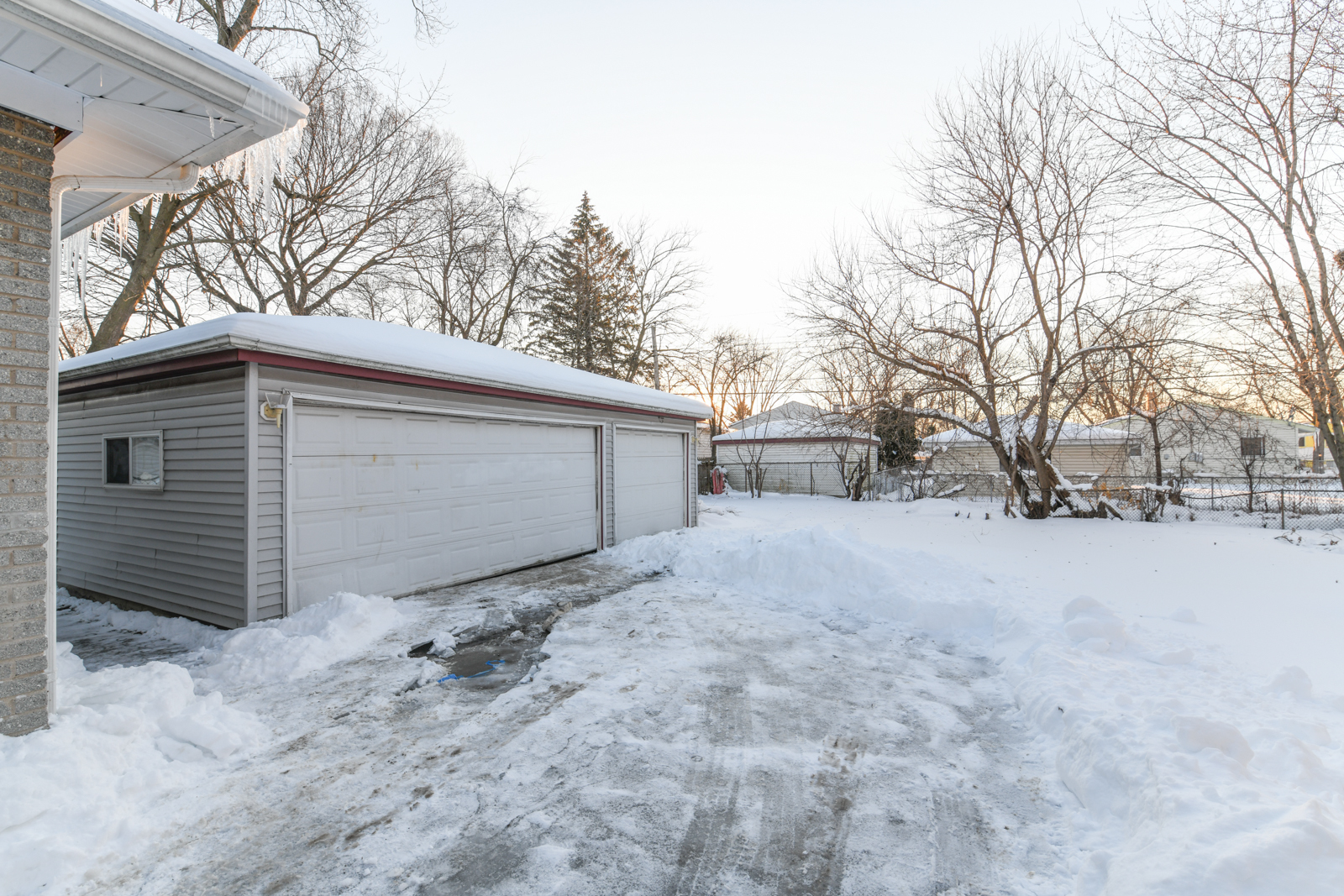 16542 Paulina Street Markham, IL 60428 - Photo 29 of 29 a view of garage and yard