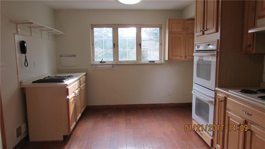 3525 Ridgewood Drive Pittsburgh, PA 15235 - Photo 8 of 24 Gallery Image 8
