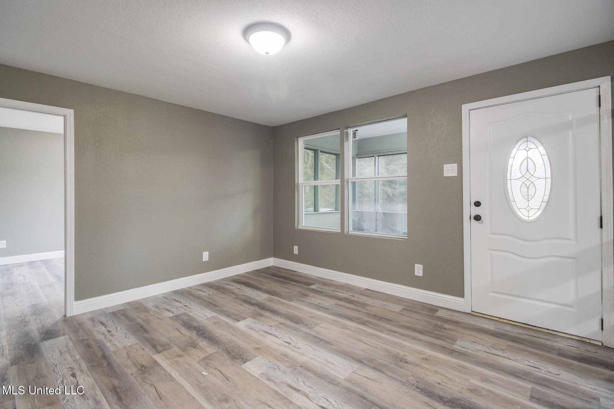 5137 Bay Avenue Moss Point, MS 39563 - Photo 11 of 35 IMG_2643