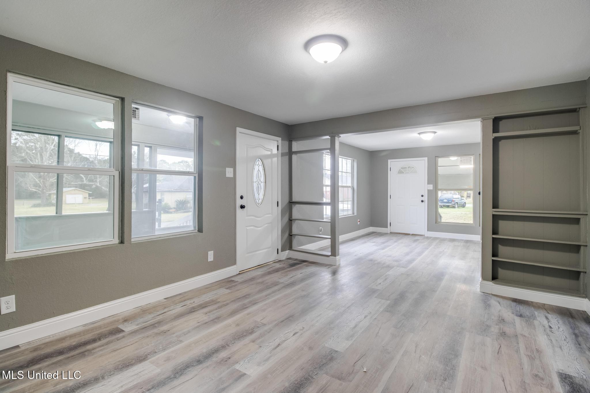 5137 Bay Avenue Moss Point, MS 39563 - Photo 13 of 35 IMG_2646