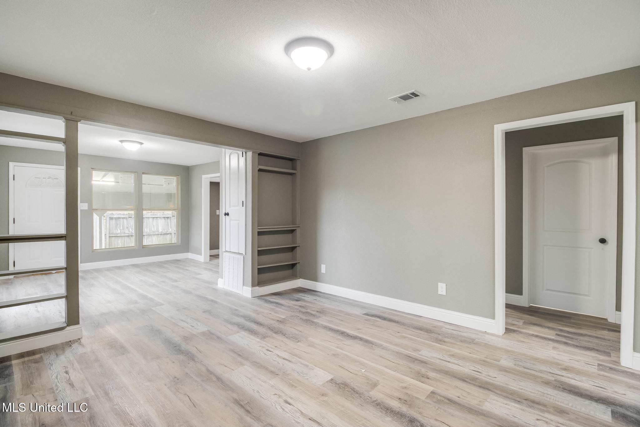 5137 Bay Avenue Moss Point, MS 39563 - Photo 14 of 35 IMG_2649