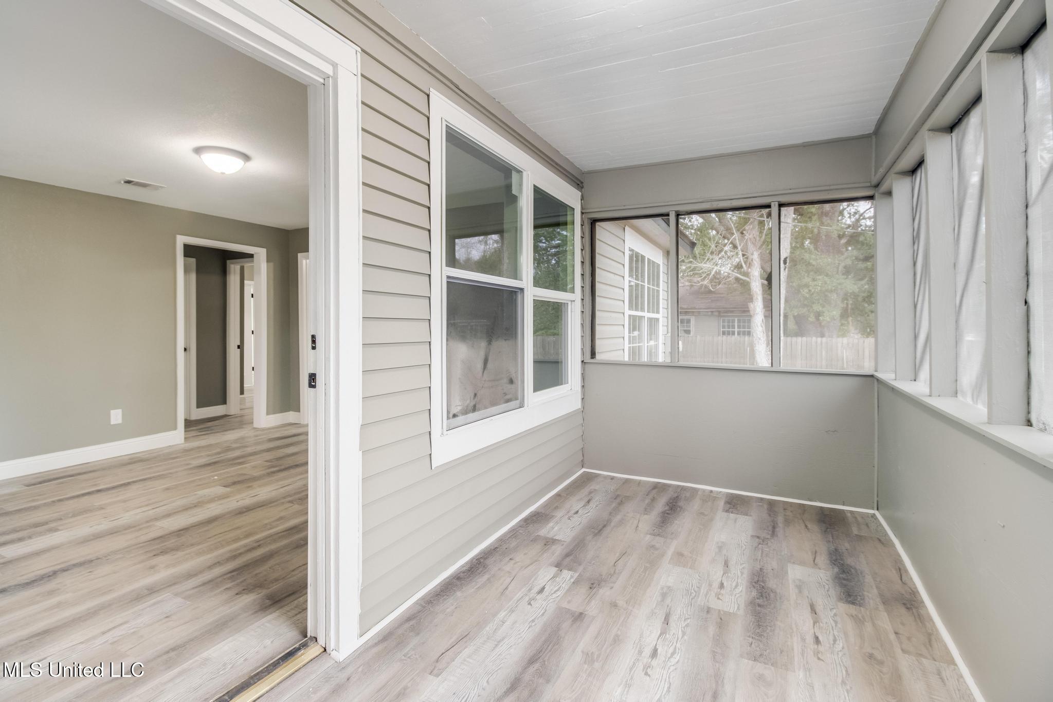 5137 Bay Avenue Moss Point, MS 39563 - Photo 15 of 35 IMG_2652