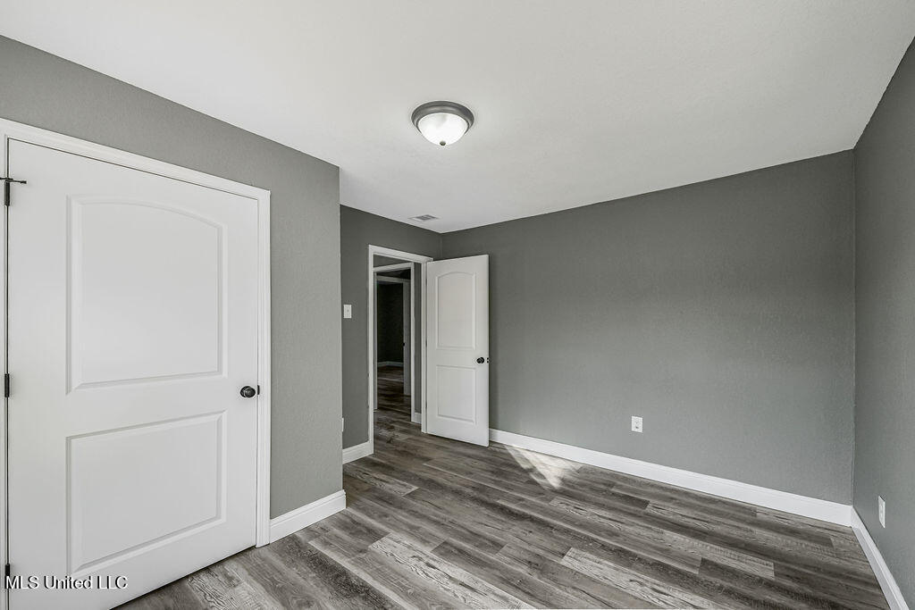 5137 Bay Avenue Moss Point, MS 39563 - Photo 21 of 35 10-FrontBedroom(1)