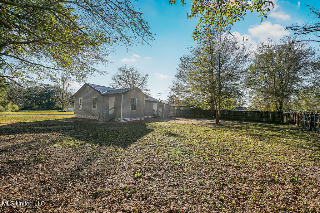 5137 Bay Avenue Moss Point, MS 39563 - Photo 35 of 35 3-OutsideRear