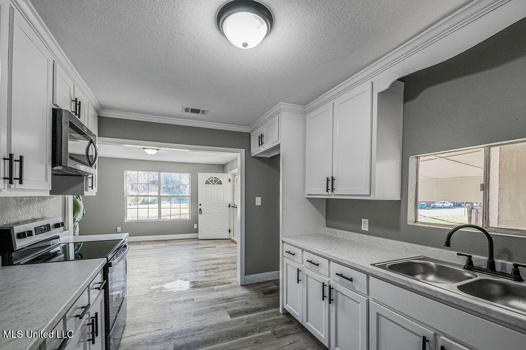 5137 Bay Avenue Moss Point, MS 39563 - Photo 6 of 35 6-Kitchen