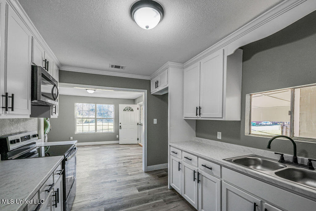 5137 Bay Avenue Moss Point, MS 39563 - Photo 8 of 35 6-Kitchen-1