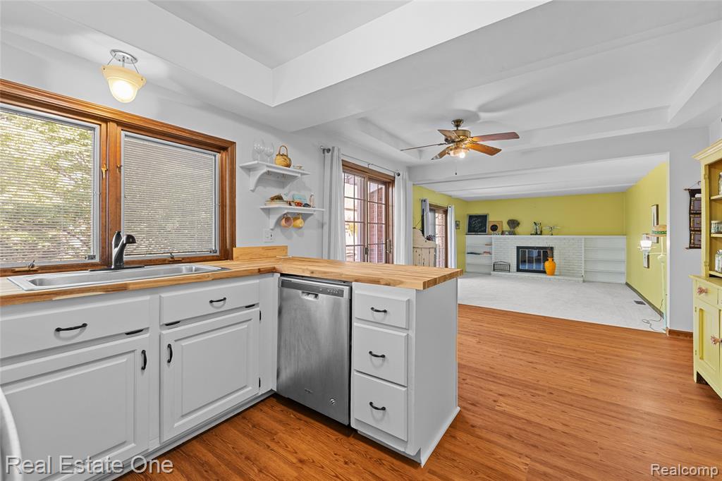 4931 Calvert Drive Troy, MI 48085 - Photo 10 of 31