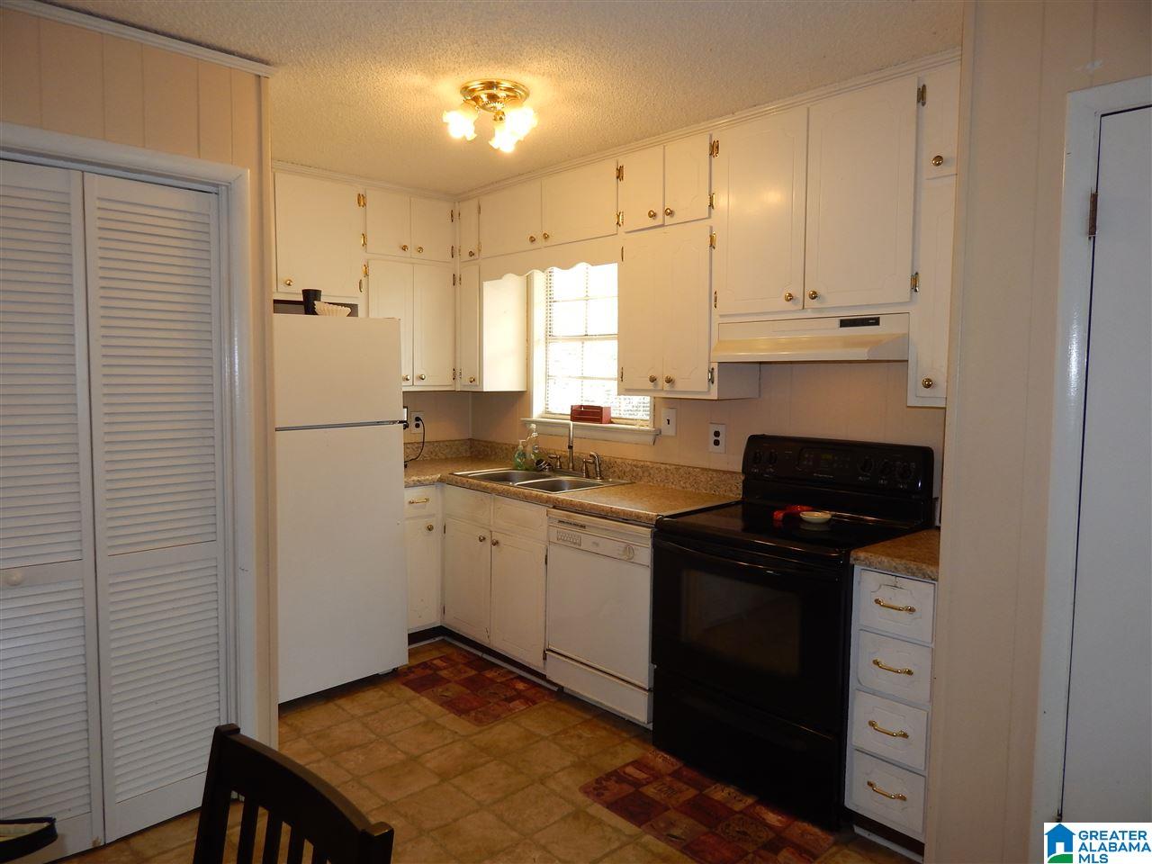 2920 Valley View Circle Adamsville, AL 35005 - Photo 2 of 13