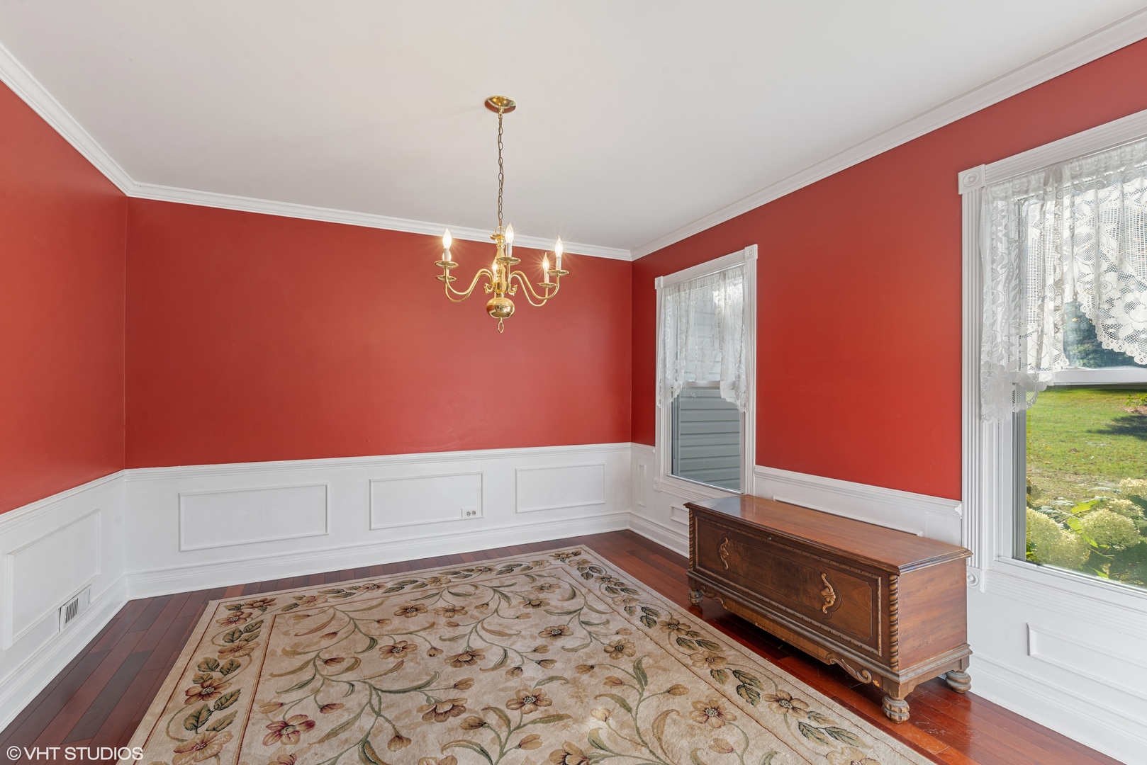 40W574 Bowes Road Elgin, IL 60124 - Photo 8 of 25 a view of an empty room and window