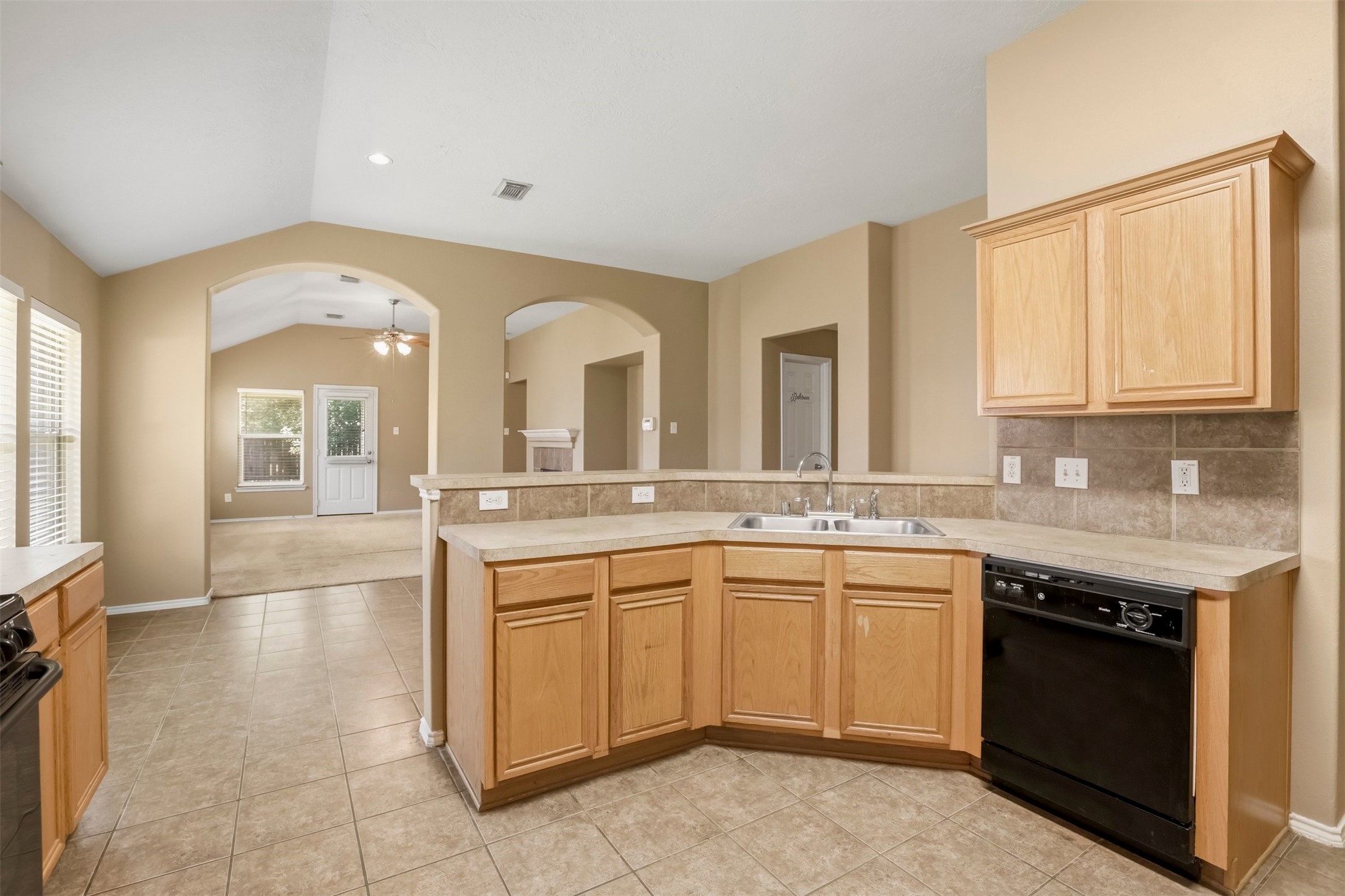 9618 Red Rugosa Drive Houston, TX 77095 - Photo 8 of 28