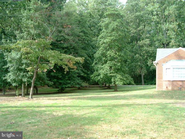 27 Old South River Road Edgewater, MD 21037 - Photo 27 of 29 a view of a volley ball court